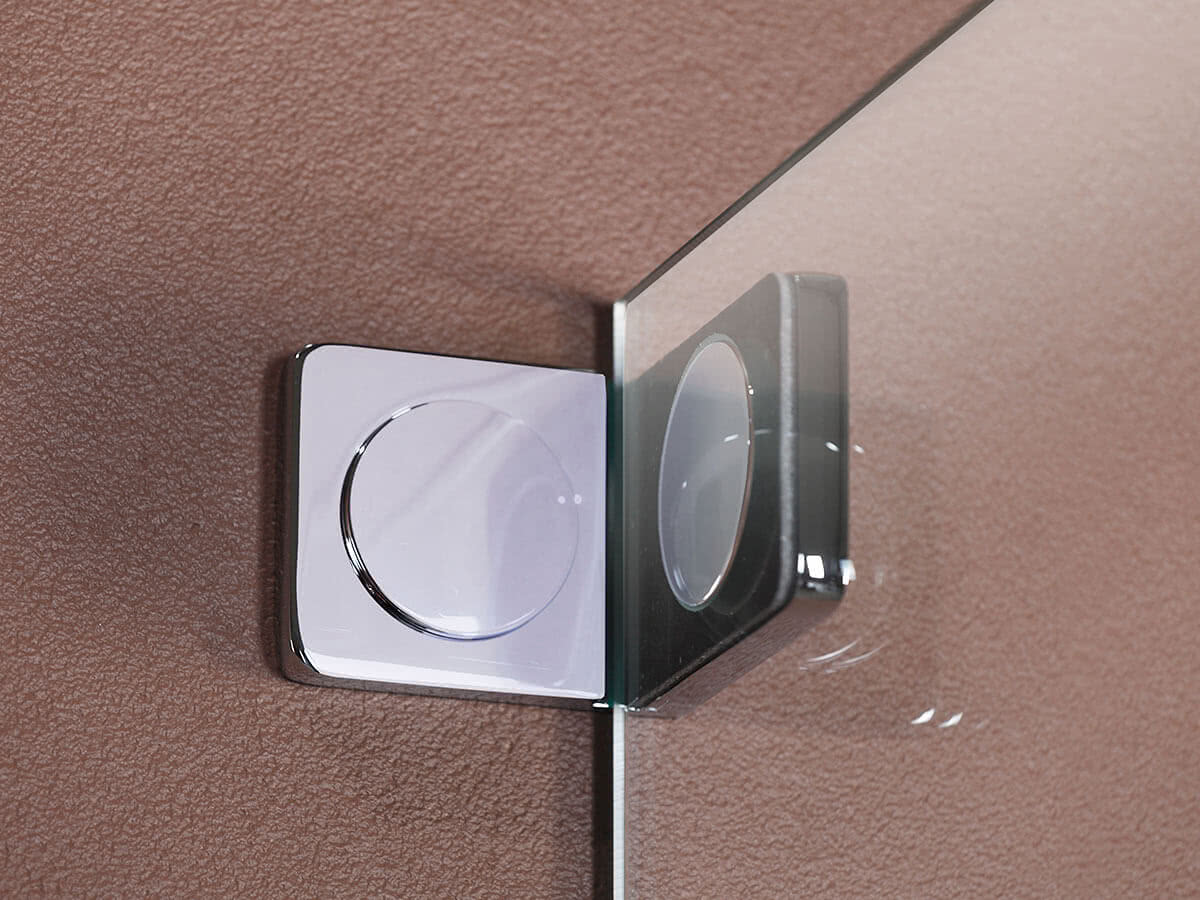 The models are available with a square or rounded wall bracket