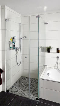 Omega shower with bathtub connection and wall bracket