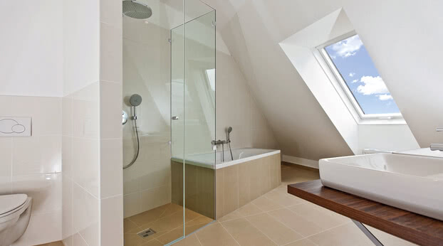 Beryll glass shower as a bathtub solution