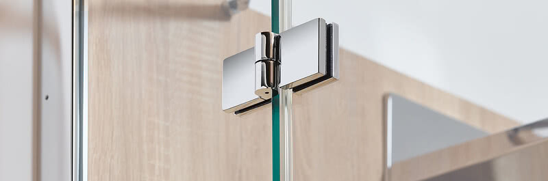 SPRINZ SystemBasic EditionLine HPL0877EicheSawcutHell GG Beschlag Detail web.jpg