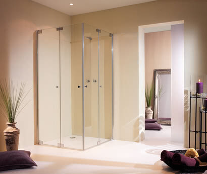 Omega Plus shower, folding panel closed, corner access model