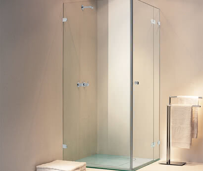 Spinell Plus shower, frameless with side access