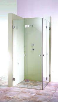 XXL shower, corner access, two-section door, closed