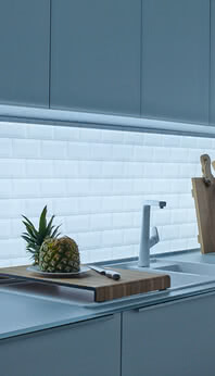 SPRINZ Küchenrückwand mit Beleuchtung in Kaltweiß