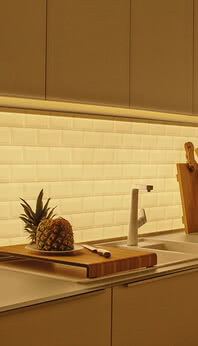SPRINZ Küchenrückwand mit Beleuchtung in Warmweiß