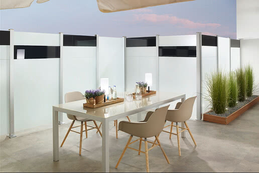 SPRINZ glass privacy screen with Compact post system