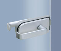 The finish of the handle, combined with its shape, produces an extraordinary and pleasant feel.