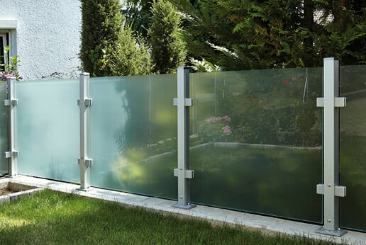 SPRINZ Sichtschutz aus Glas mit Pfostensystem Premium