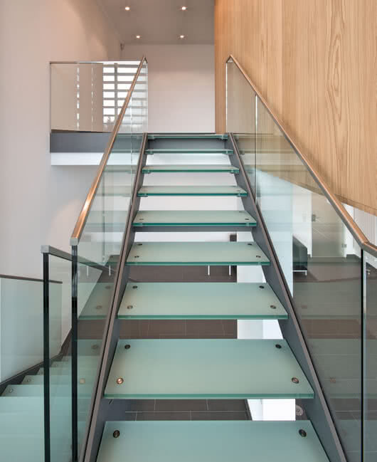 High-quality glass stairways by Sprinz