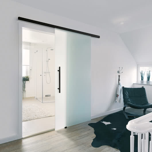 Motion 1300 – Sliding door with black fittings